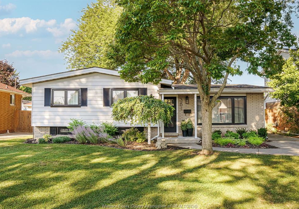 381-watson-windsor-ontario-26018626