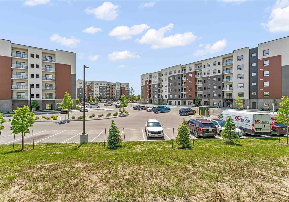 4755-walker-road-windsor-ontario-26018629
