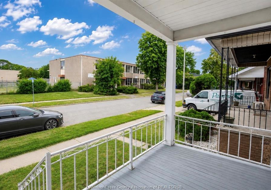 790-marentette-windsor-ontario-26018634