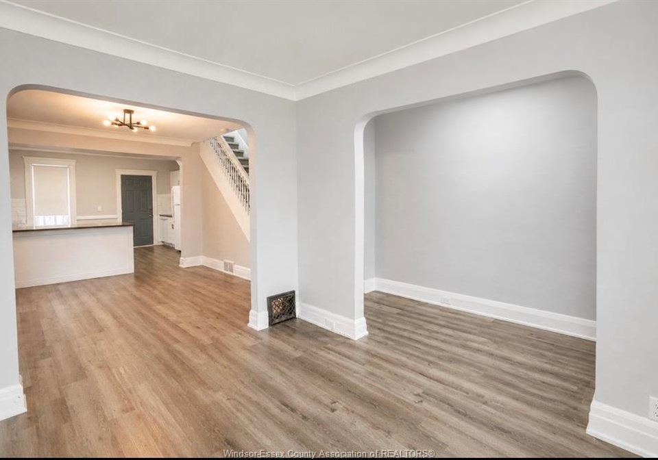 790-marentette-windsor-ontario-26018634
