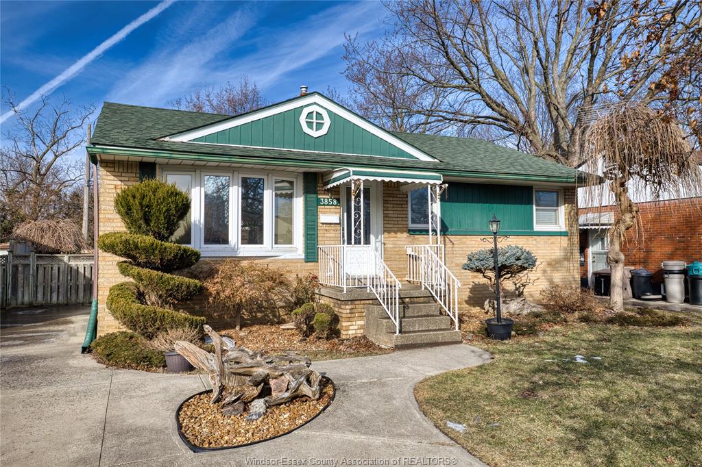 3858-hillcrest-boulevard-windsor-ontario-26018643