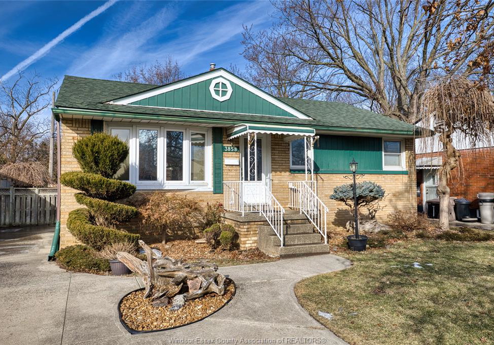 3858-hillcrest-boulevard-windsor-ontario-26018643