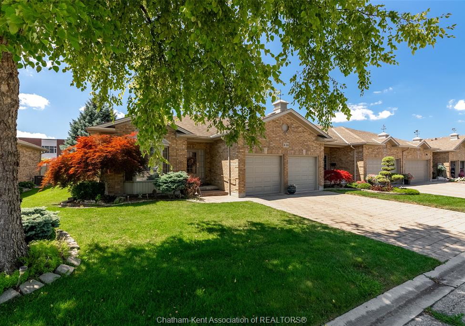35-home-place-chatham-ontario-26018645