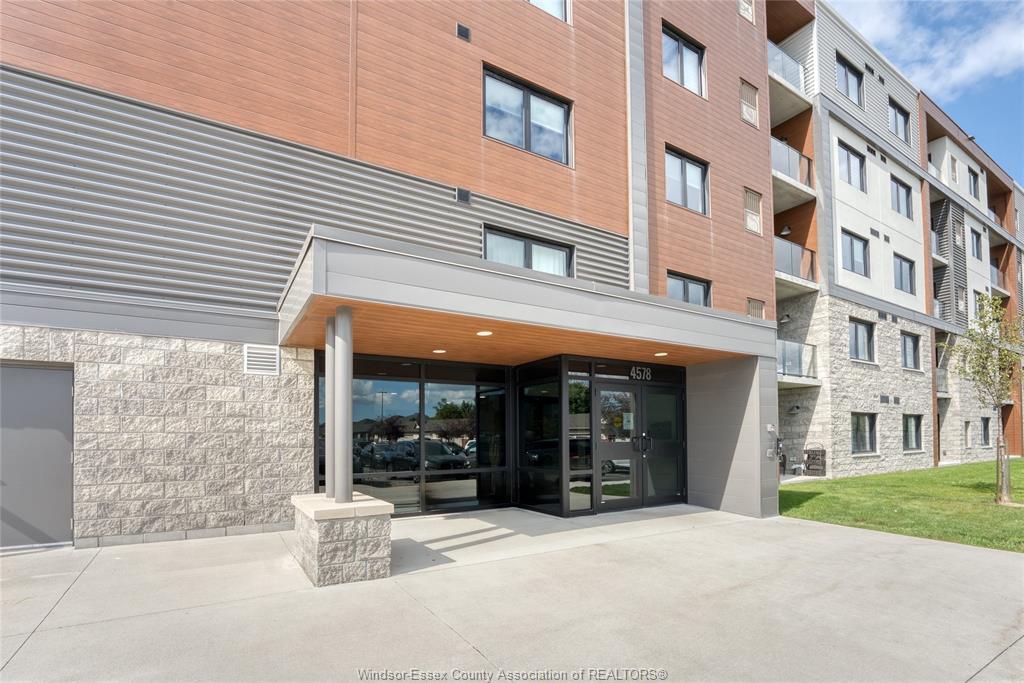 4578-huron-church-line-road-lasalle-ontario-26018646