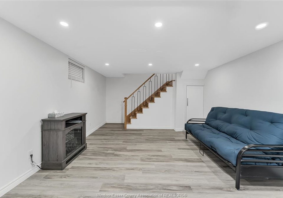 5120-iris-place-windsor-ontario-26018647