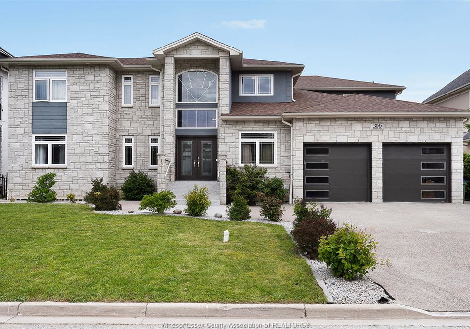 300-shoreview-circle-windsor-ontario-26018658