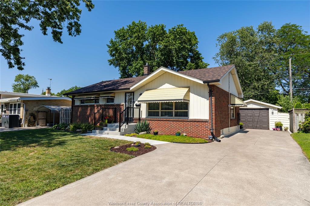 3640-charlevoix-avenue-windsor-ontario-26018659
