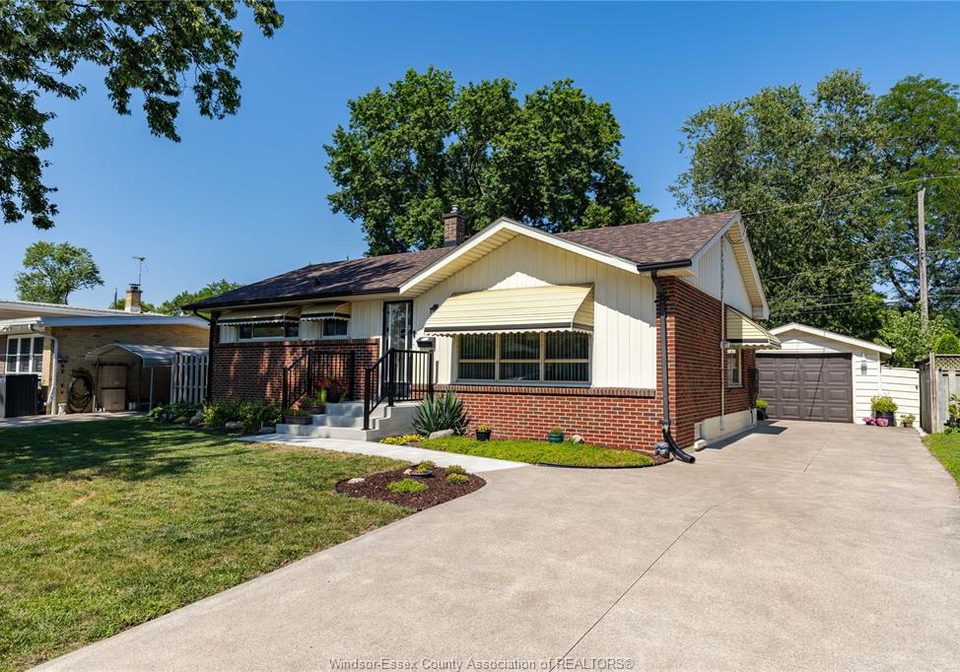 3640-charlevoix-avenue-windsor-ontario-26018659