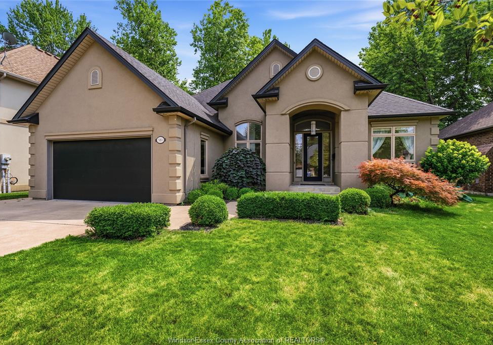 580-superior-lasalle-ontario-26018667