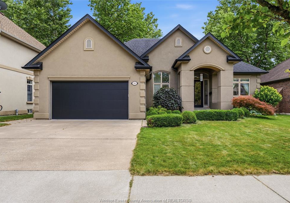 580-superior-lasalle-ontario-26018667