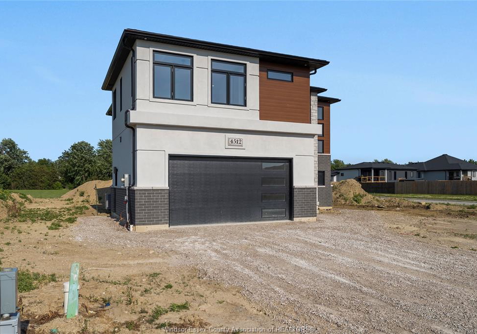 2572-mayfair-avenue-south-lasalle-ontario-26018669