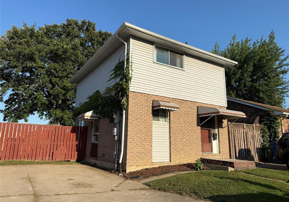 1110-abbey-court-windsor-ontario-26018672