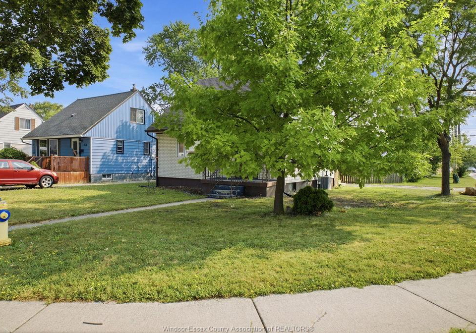 866-francois-court-windsor-ontario-26018677