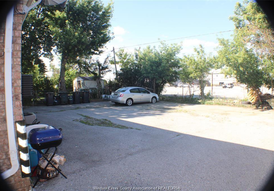 1231-high-street-windsor-ontario-26018680