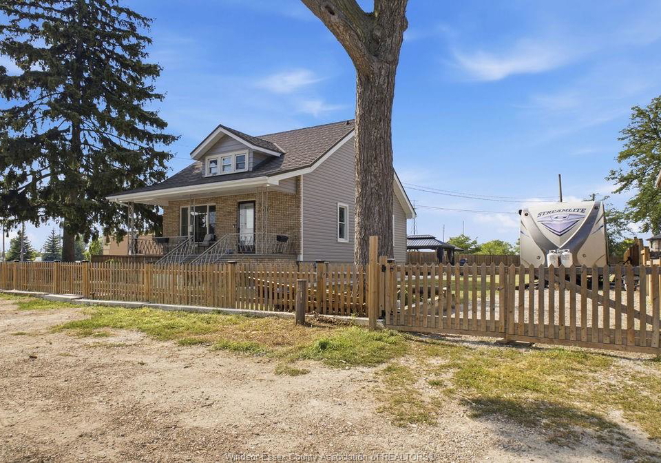 610-brazil-avenue-windsor-ontario-26018682