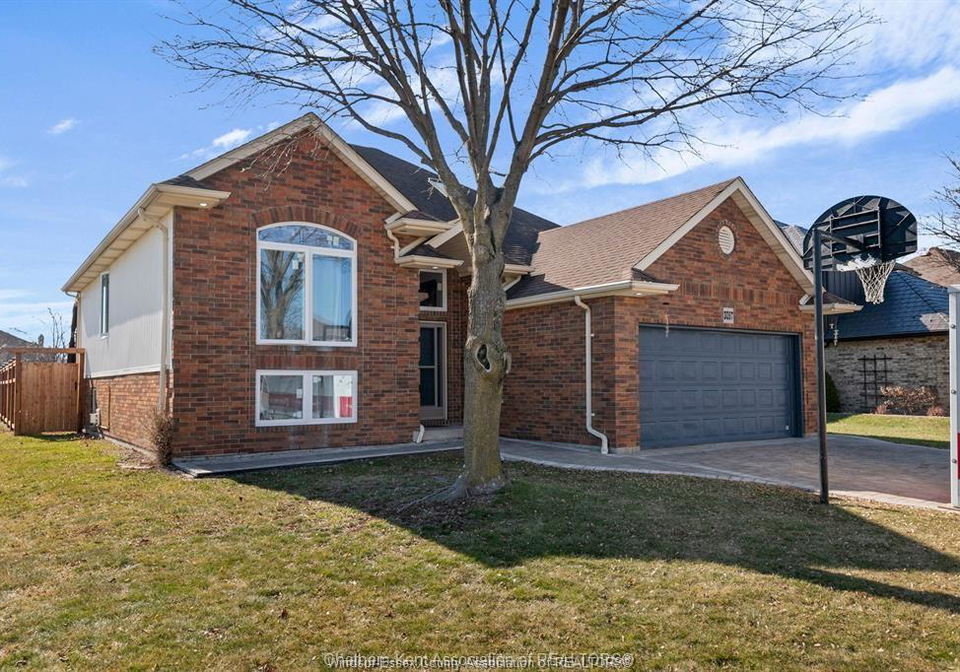 3057-kenilworth-drive-windsor-ontario-26018683