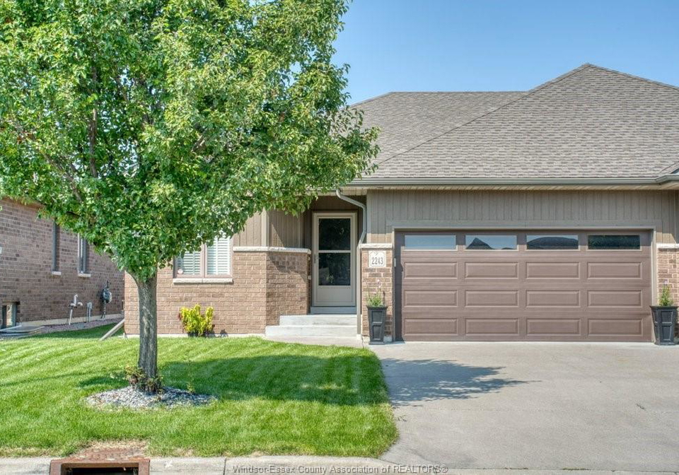 2243-gatwick-avenue-windsor-ontario-26018685