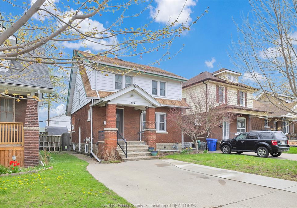 1244-marentette-windsor-ontario-26018687