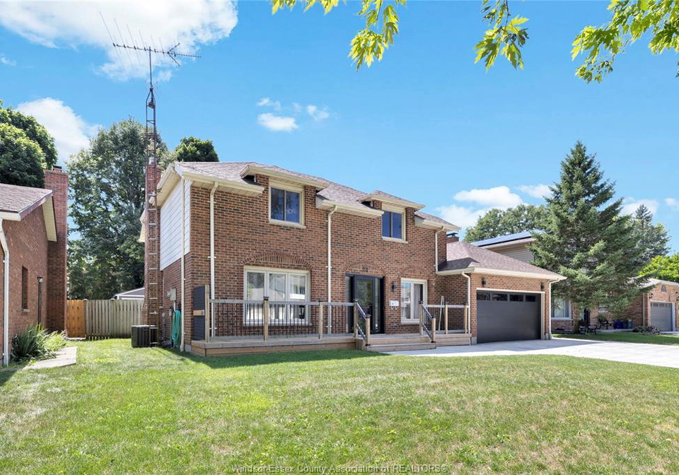 20-zircon-chatham-ontario-26018694