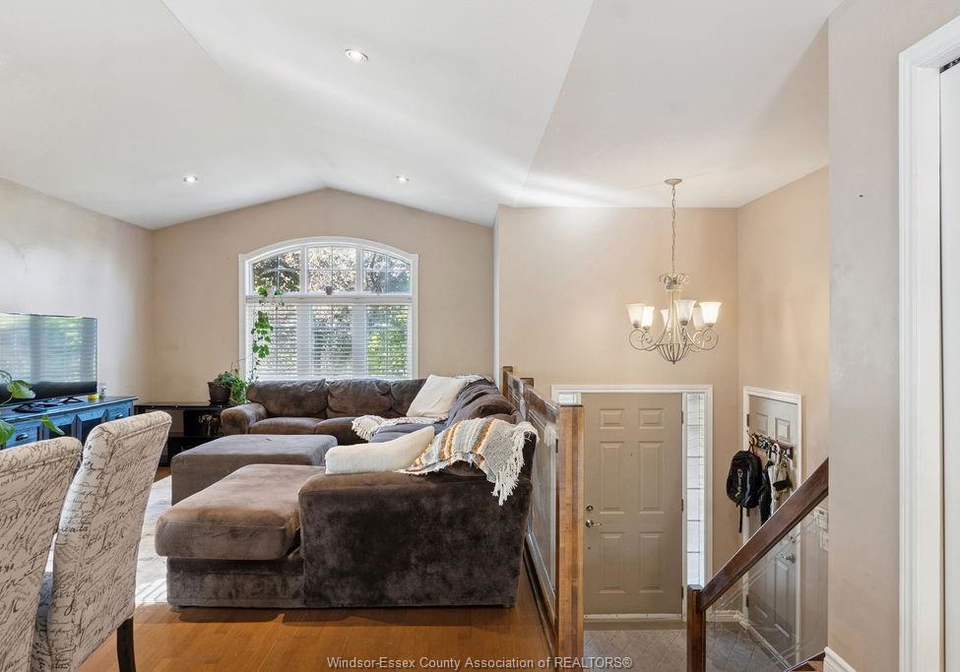 1162-banwell-road-windsor-ontario-26018711