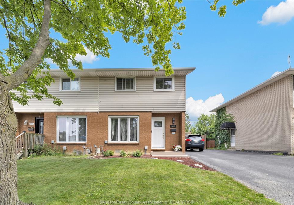 9682-lynngrove-crescent-windsor-ontario-26018713