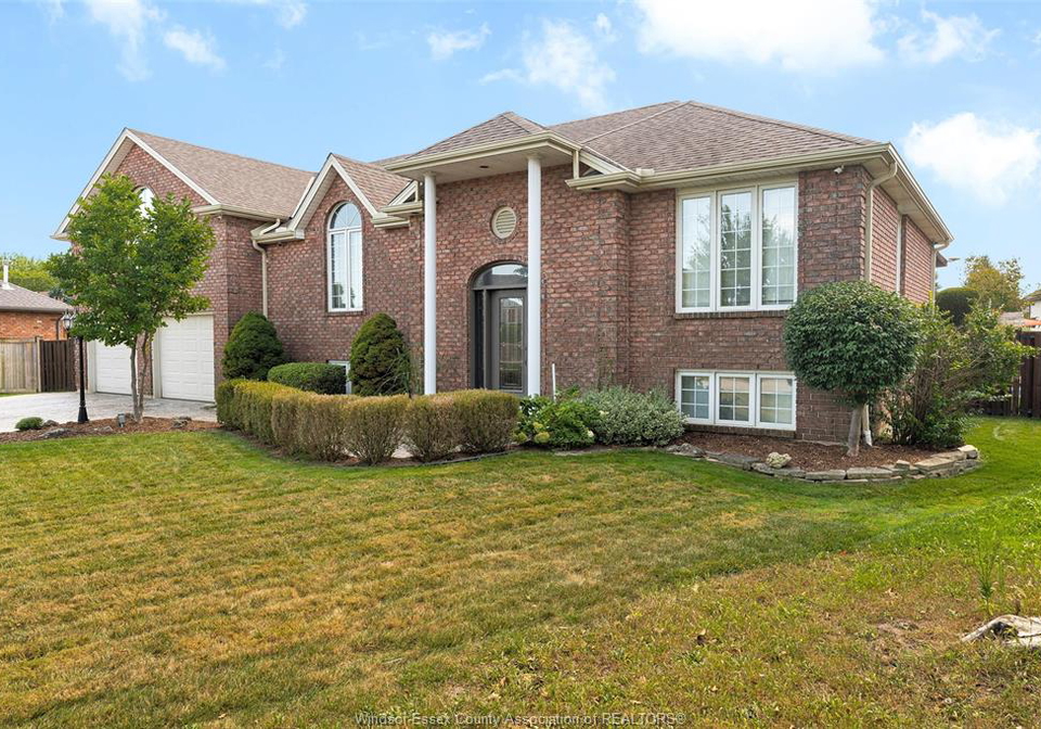 2071-eugeni-tecumseh-ontario-26018714