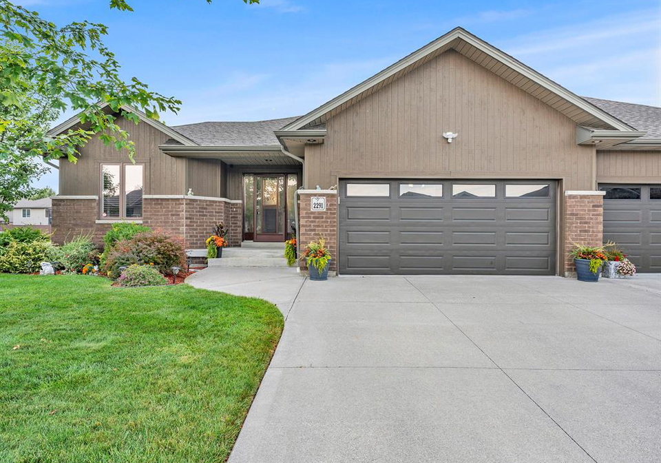 2291-maitland-avenue-windsor-ontario-26018715