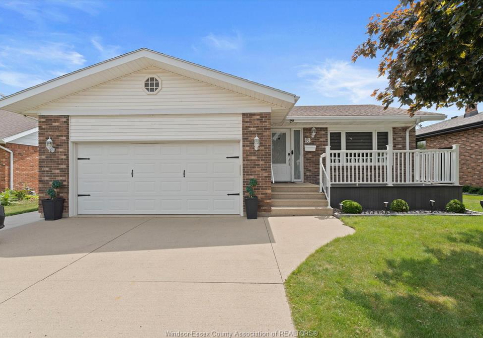 18-elizabeth-crescent-leamington-ontario-26018717