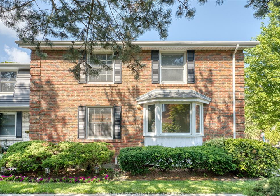 8402-little-river-windsor-ontario-26018718