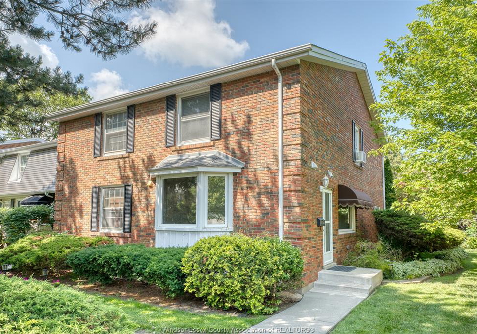 8402-little-river-windsor-ontario-26018718