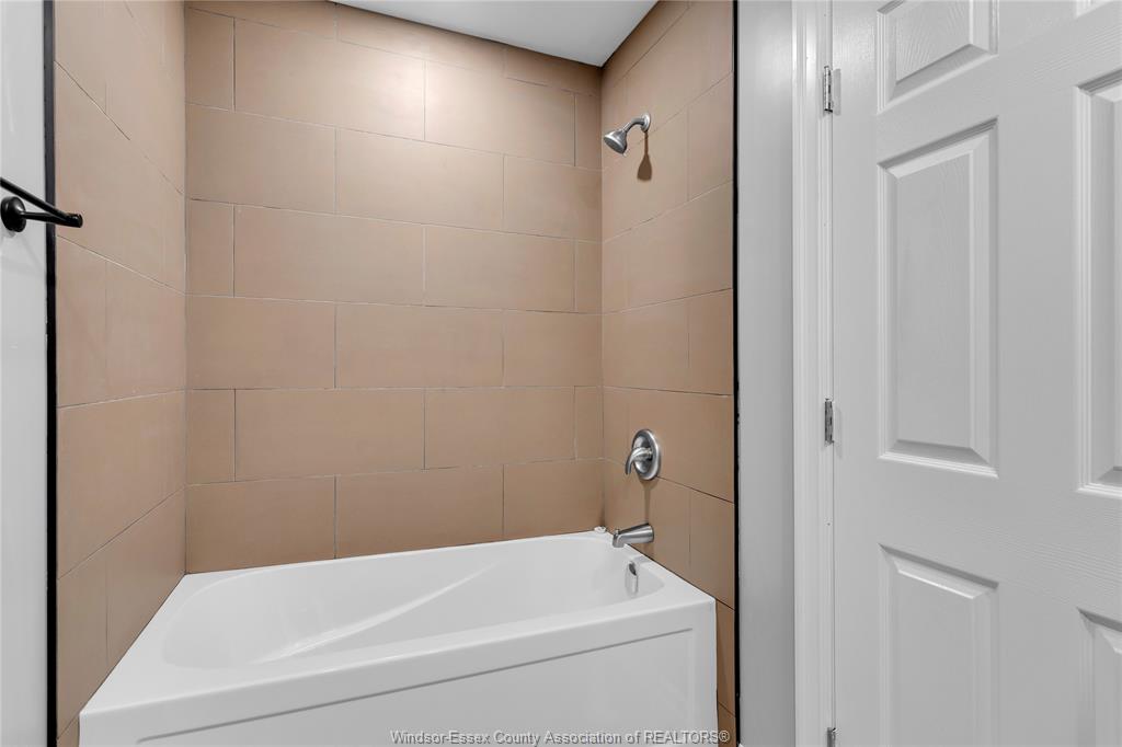 946-howard-avenue-windsor-ontario-26018737