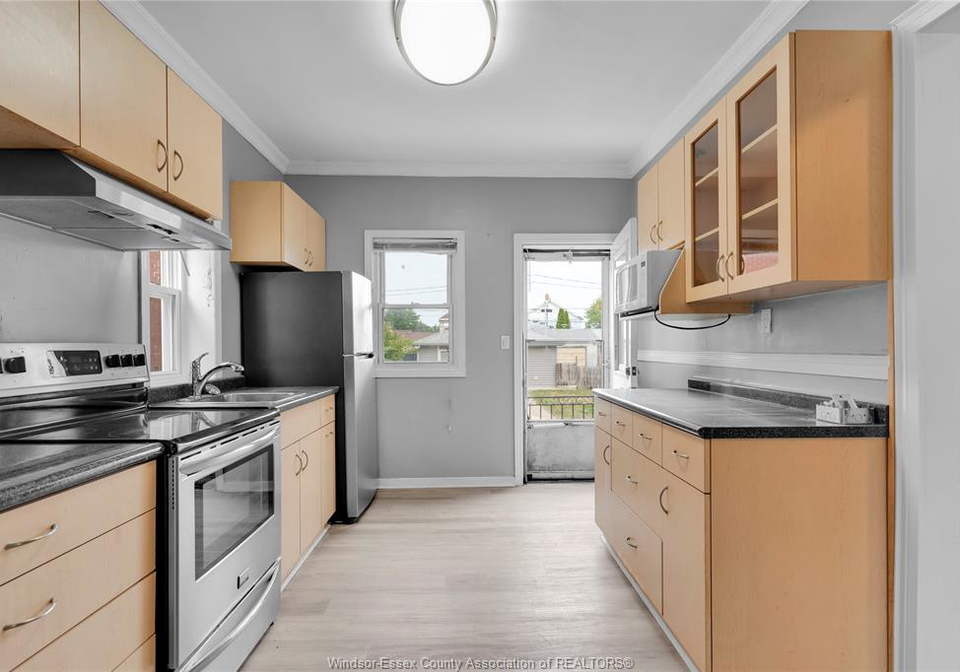 946-howard-avenue-windsor-ontario-26018737