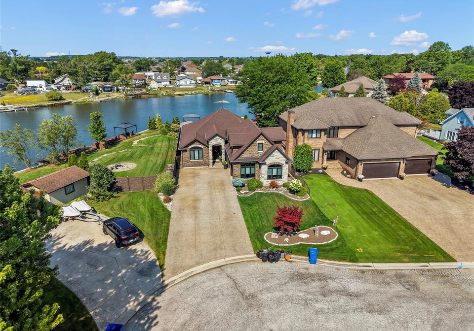 536-riviera-estate-drive-belle-river-ontario-26018744