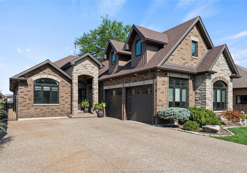 536-riviera-estate-drive-belle-river-ontario-26018744