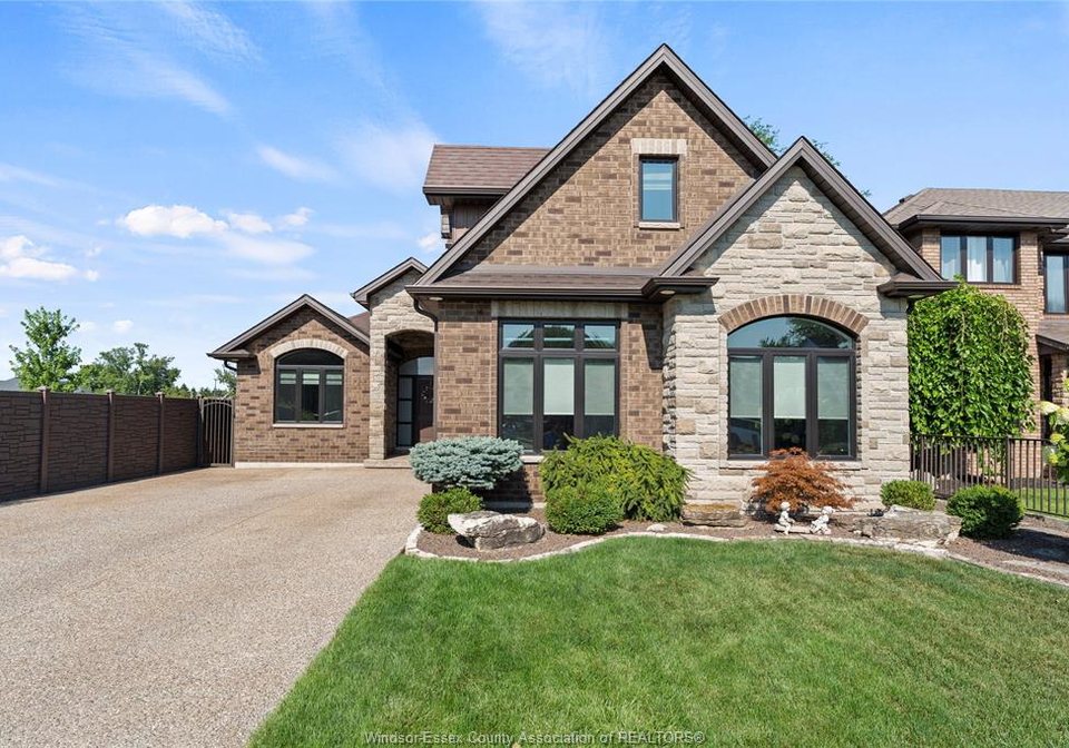 536-riviera-estate-drive-belle-river-ontario-26018744