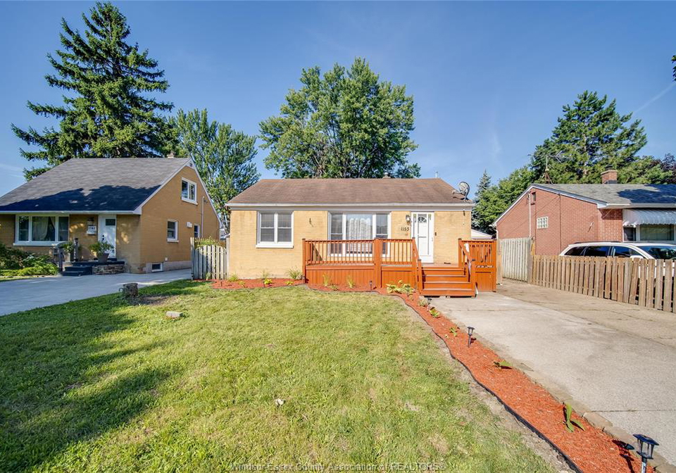 1153-harrison-windsor-ontario-26018745