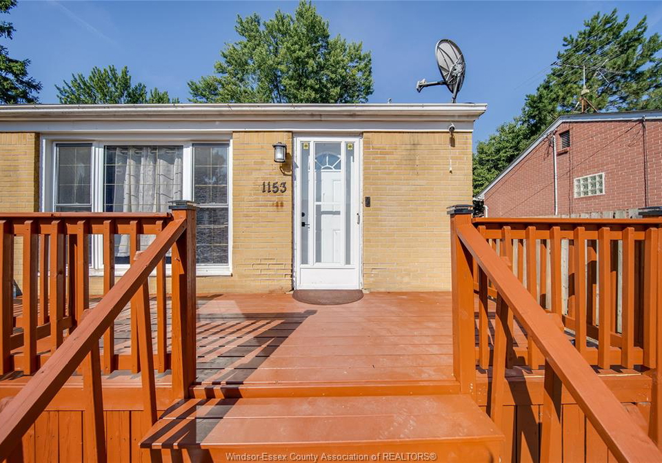 1153-harrison-windsor-ontario-26018745