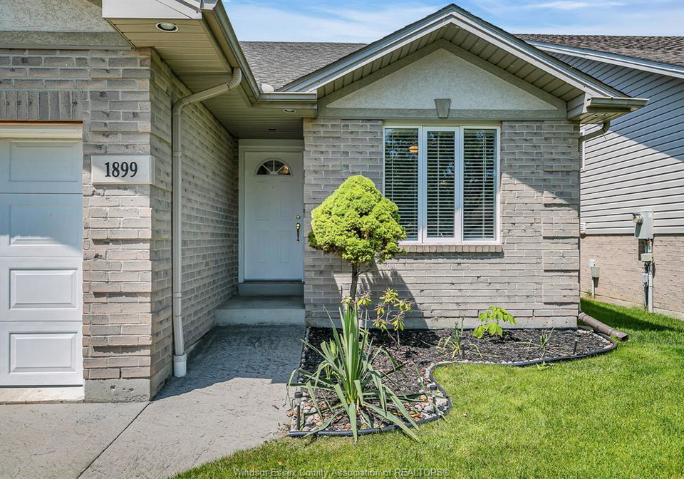1899-castleton-avenue-windsor-ontario-26018750