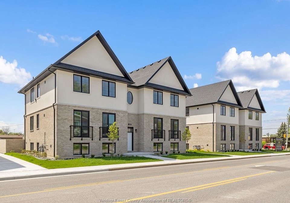 1415-lesperance-tecumseh-ontario-26018754