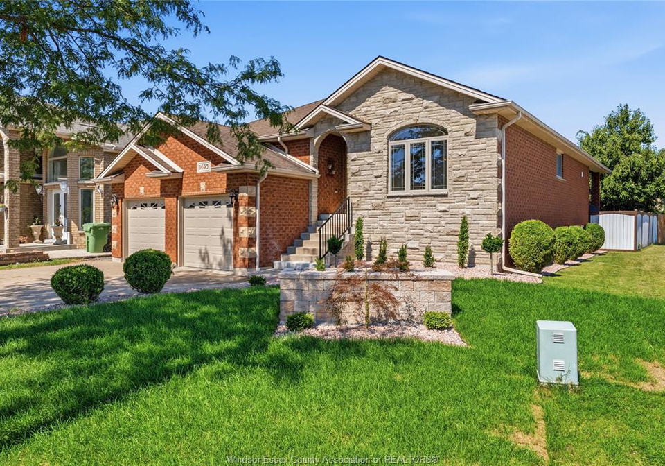 1695-meridian-street-windsor-ontario-26018758
