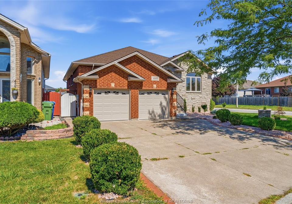 1695-meridian-street-windsor-ontario-26018758