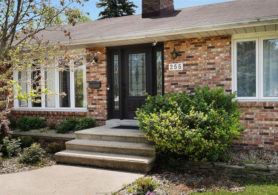 255-fort-street-amherstburg-ontario-26018761