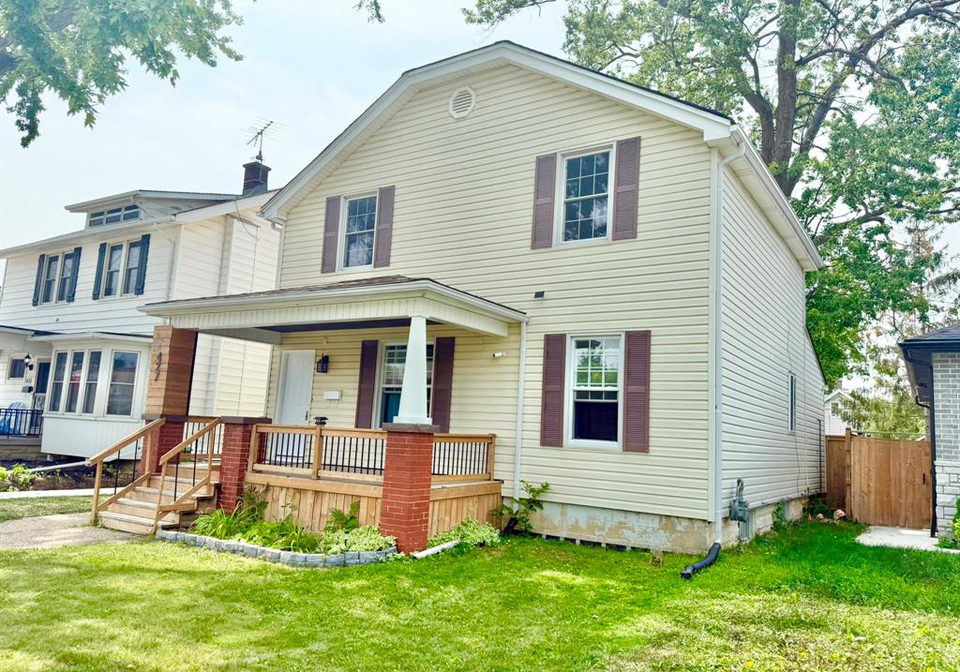 427-cameron-windsor-ontario-26018765