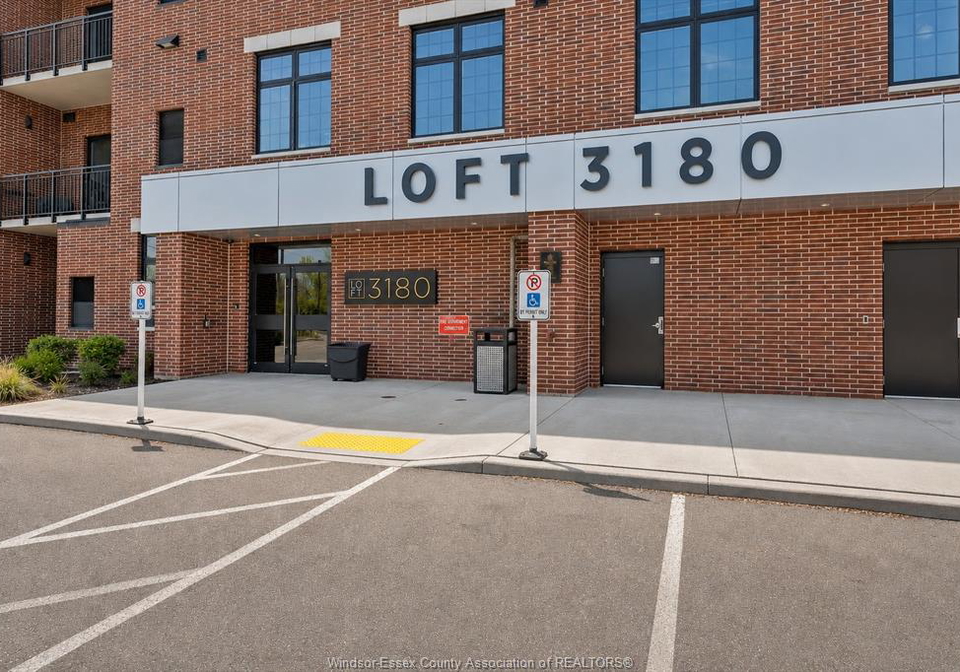 3180-meadowbrook-lane-windsor-ontario-26018780