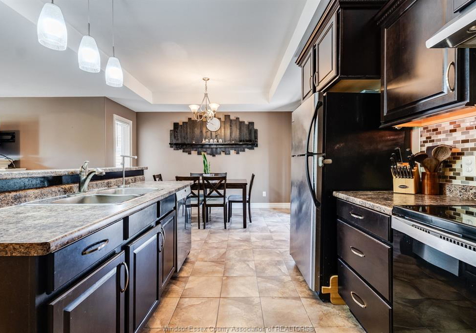 211-dieppe-crescent-kingsville-ontario-26018782
