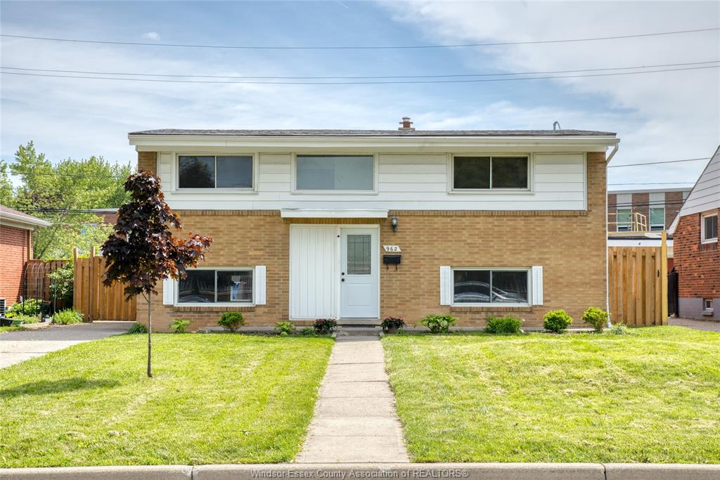 962-watson-windsor-ontario-26018790