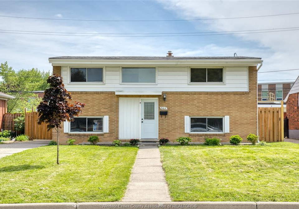 962-watson-windsor-ontario-26018790