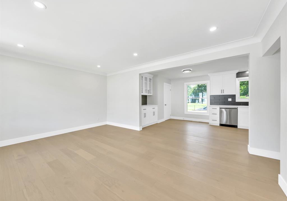 2445-todd-lane-lasalle-ontario-26018797