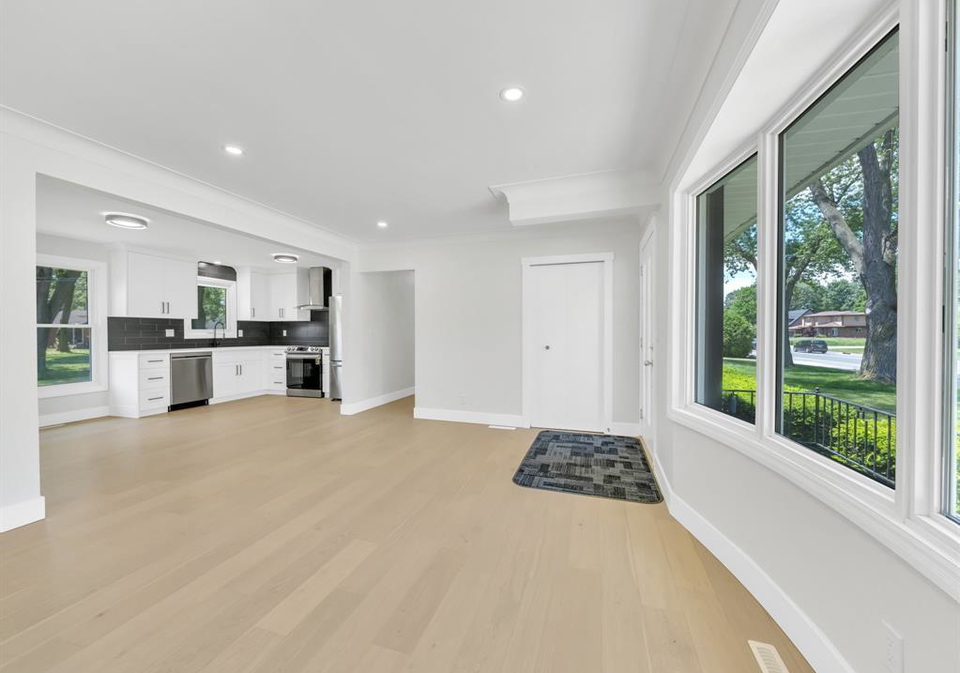 2445-todd-lane-lasalle-ontario-26018797
