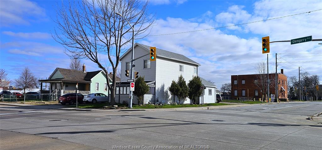 194-glengarry-avenue-windsor-ontario-26018799